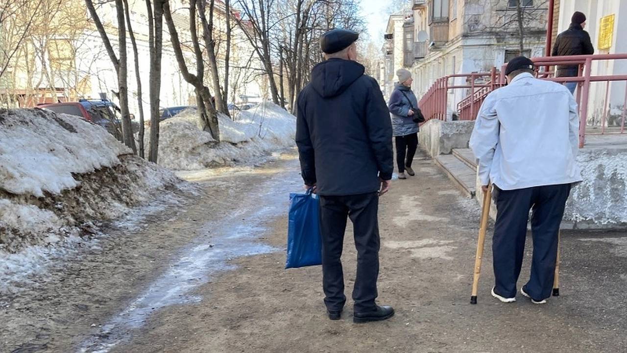 Главная картинка новости: С 1 апреля выплатят сразу две пенсии. И одна из них намного больше другой