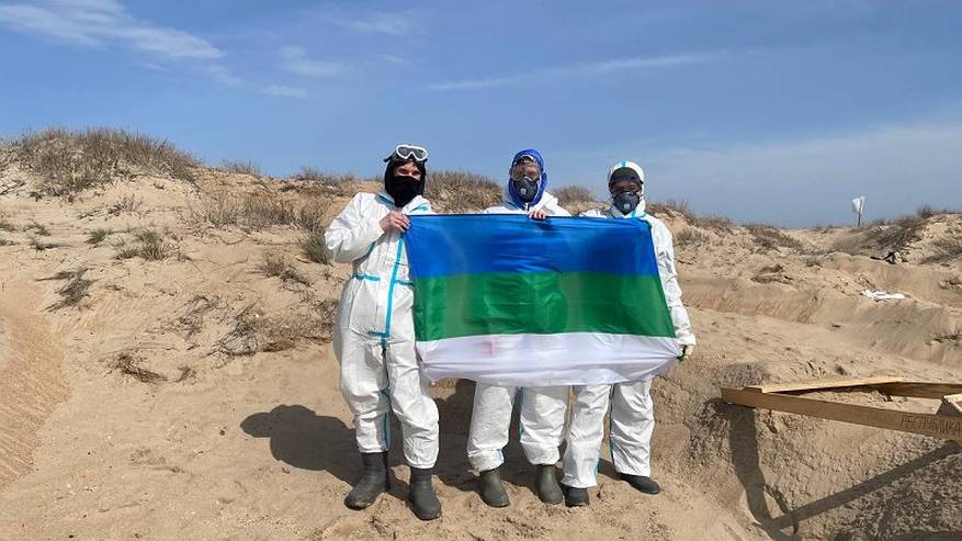 Главная картинка новости: Волонтеры из Коми поучаствовали в ликвидации разлива нефти