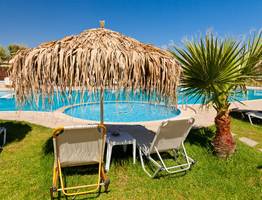 Турция уже не хит сезона: вот куда летим отдыхать в мае — теплое море, без толпы туристов и намного дешевле