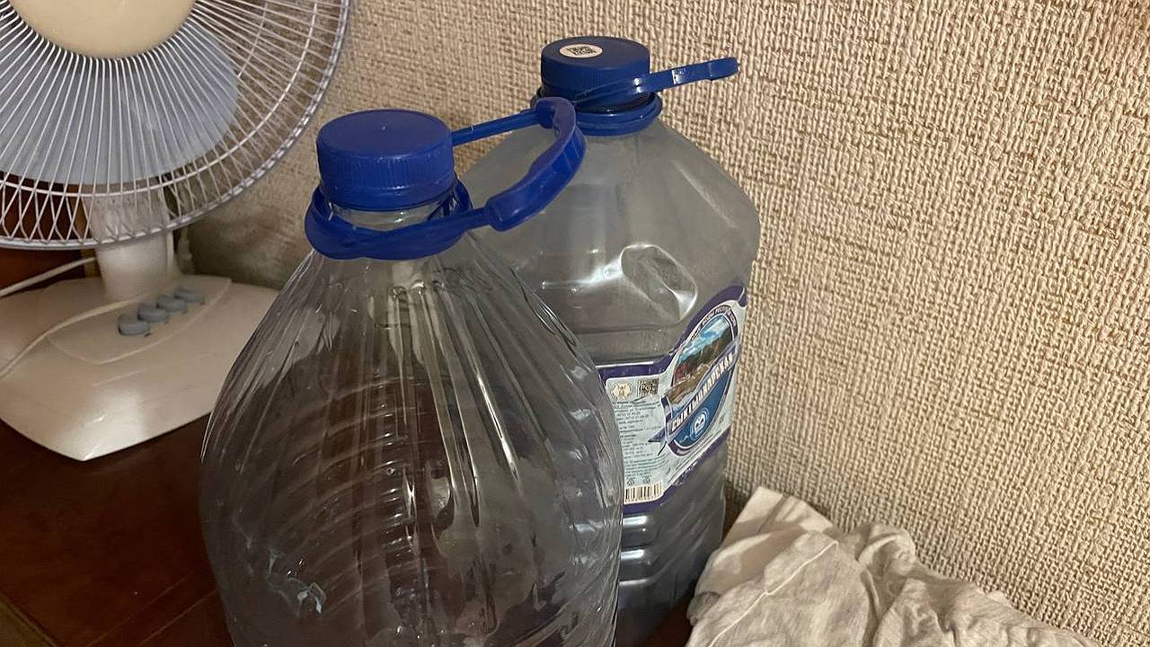 Главная картинка новости: Пластиковые бутылки по 5 л берегу словно зеницу ока: вот что из них делаю — порядок в доме теперь точно гарантирован