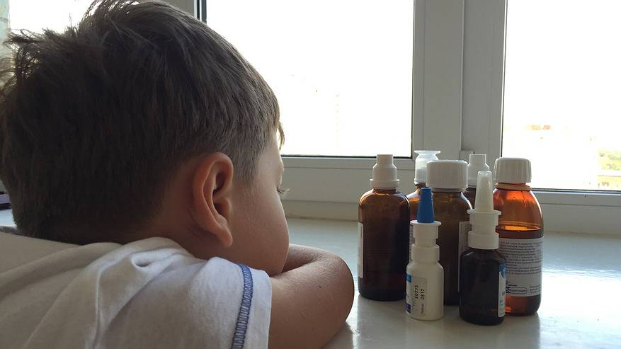 Главная картинка новости: Болеют тысячи детей: в Коми на карантин полностью закрыли детский сад