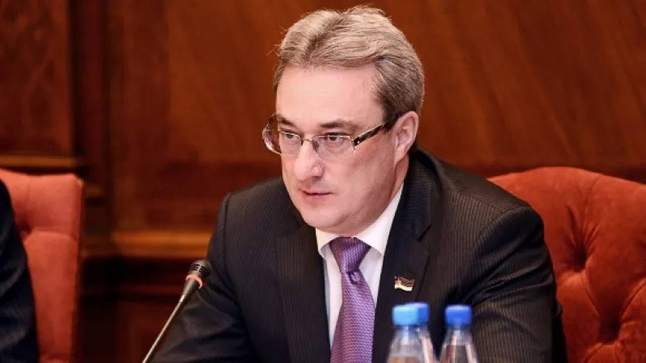 Главная картинка новости: Гайзеру прочат карьеру в столице: возвращаться в Коми экс-глава не будет