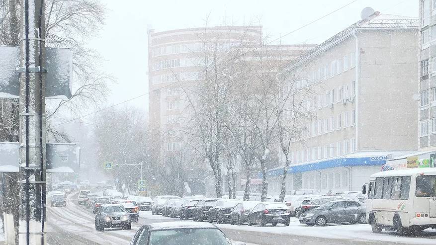 Главная картинка новости: Северная весна не отступает: Коми накроют снегопады и метели