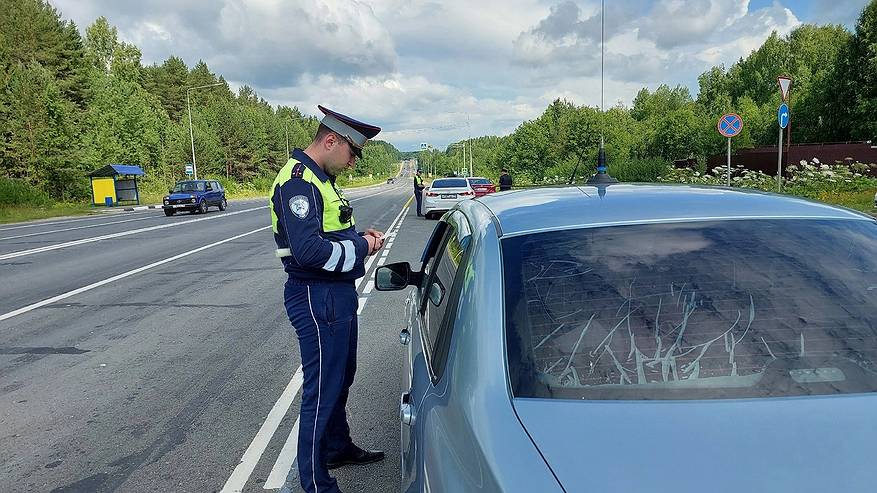 Главная картинка новости: Штраф до 200 тысяч рублей: ГАИ будет проверять всех без исключения на наличие всего одной важной вещи