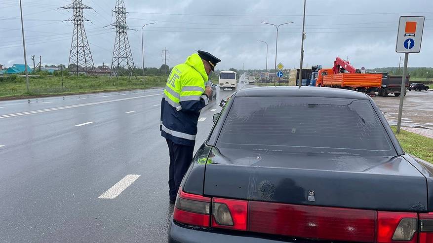 Главная картинка новости: Штраф до 200 тысяч рублей: ГАИ будет проверять водителей на наличие всего одной важной вещи