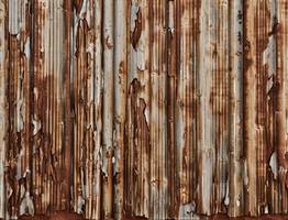 Поставил забор из «гнилого» профлиста — соседи захотели так же: дырки и ржавчина решили главную проблему