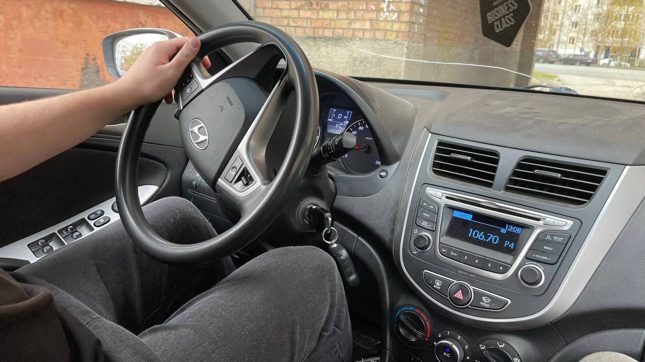 Водителей с многолетним стажем обяжут пересдавать права в апреле - кому придется