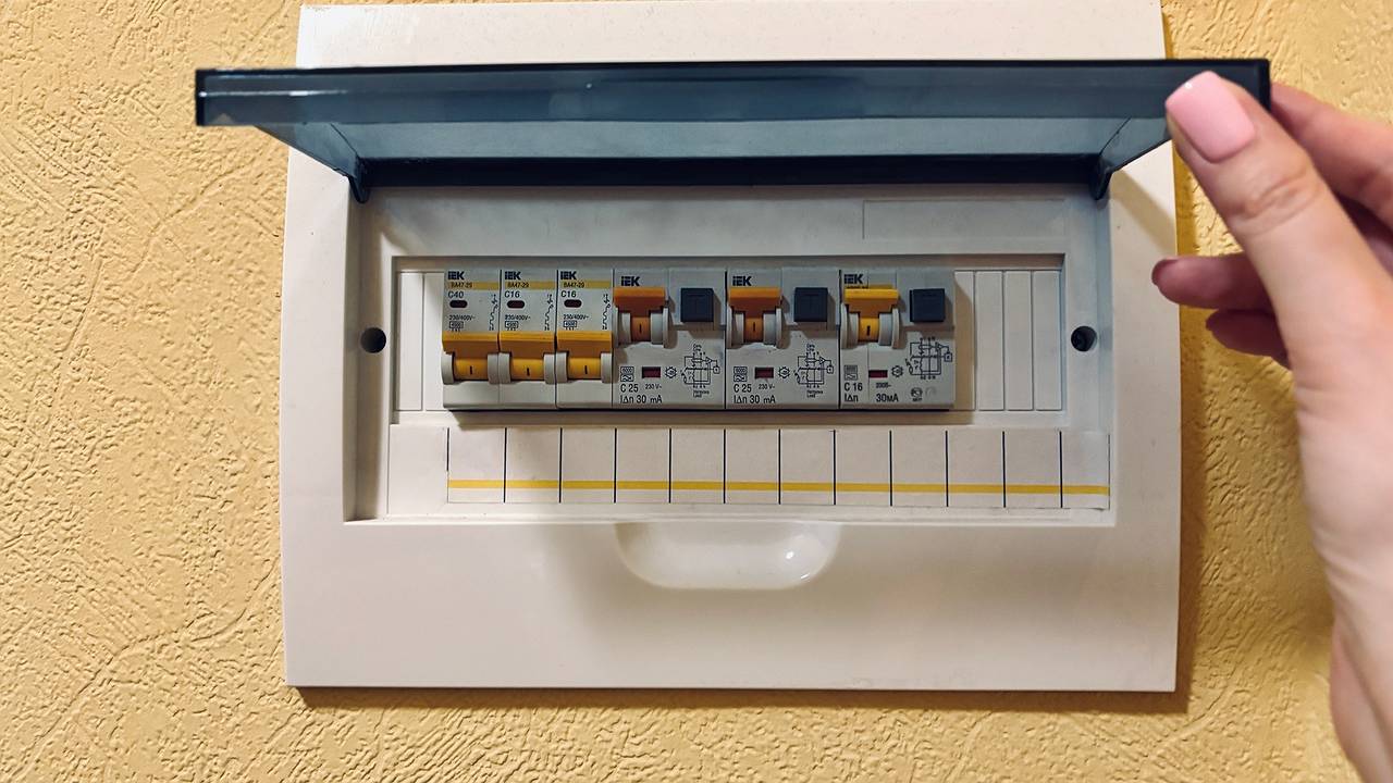 Главная картинка новости: «Выставят счет на 12 000 рублей». В квитанции ЖКХ незаметно впишут новую графу оплаты с 10 мая