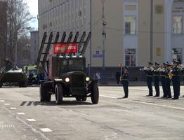 В Сыктывкаре более 500 человек и легендарная "Катюша" стали участниками парада