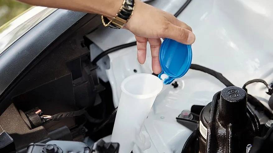 Главная картинка новости: Вот для чего заливаю газировку в бачок омывателя каждую весну - полная очистка форсунок