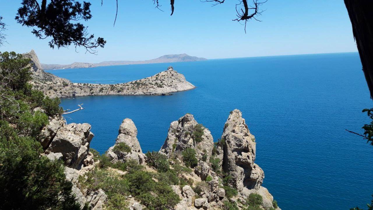 Этот курорт на Черном море легко заменит Анапу — чистейшие пляжи и мало туристов