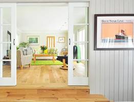 Откажитесь от ламината — есть вариант получше: дешевый «неубиваемый» пол — намного круче паркета и линолеума