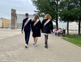 В Коми собирают коллекцию воспоминаний о последних звонках