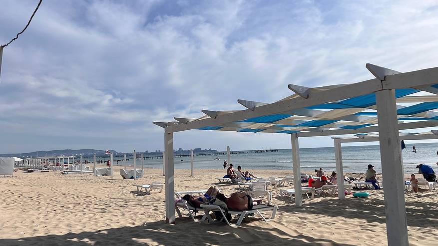 Главная картинка новости: «Вонючее море и мерзкие люди»: российские туристы честно рассказали об отпуске на черноморских курортах