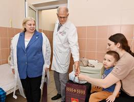 В РДКБ Коми поздравили юных пациентов с Днем защиты детей