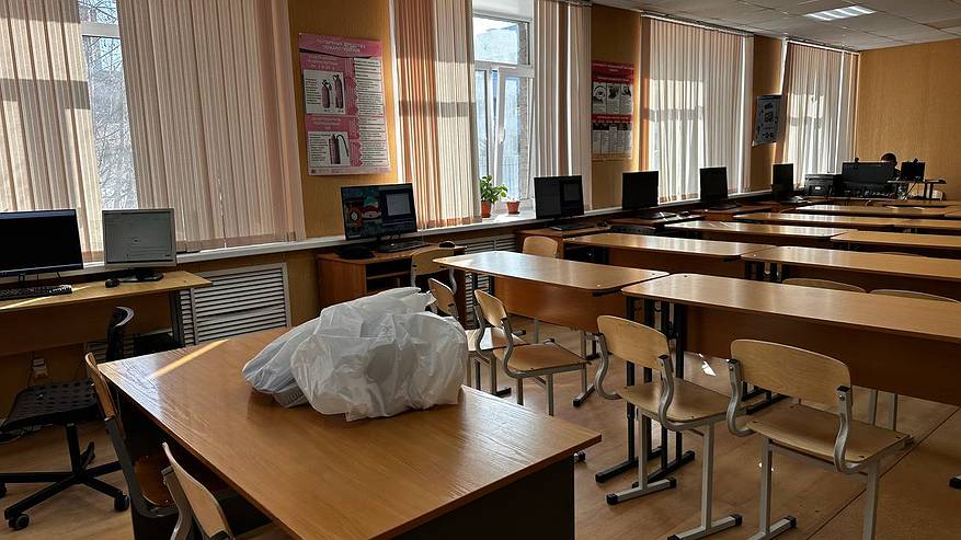 Главная картинка новости: Школьники в восторге, а родители в истерике: летние каникулы 2025 переносят из-за ситуации в стране