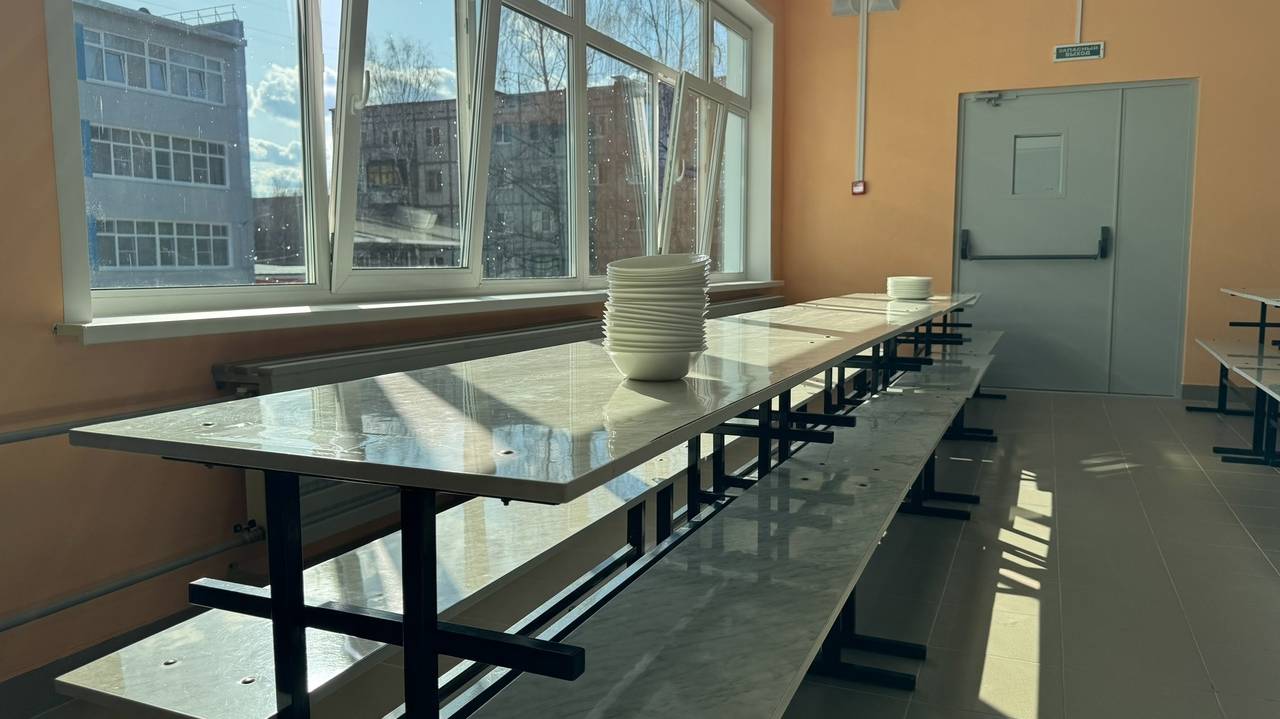 Главная картинка новости: В одной из школ Коми проводится масштабная реконструкция