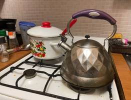 Чайник вмиг очистится от старой накипи: решение проблемы найдено в кожуре одного из овощей