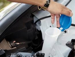 Вот для чего заливаю газировку в бачок омывателя каждое лето - мощная очистка форсунок