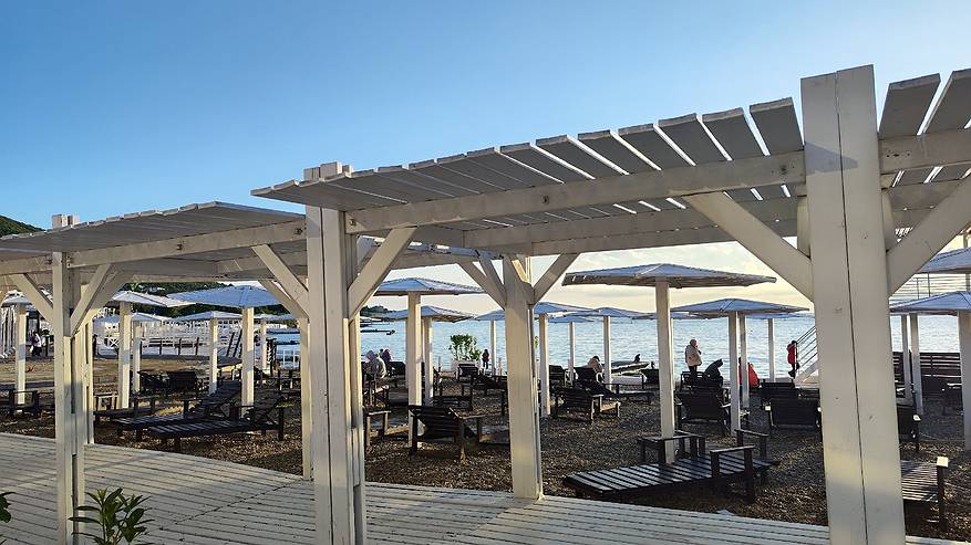 Главная картинка новости: "Зачем мы только приезжали": отдыхающие в ужасе от поездки на Черное море - главная причина