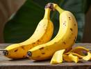 Банановую кожуру посыпаю солью — весь июнь не нарадуюсь своей смекалке: идеальный лайфхак для лентяев