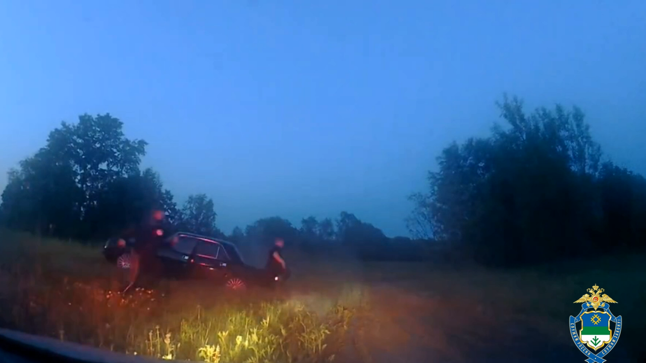 Главная картинка новости: В Сыктывкаре инспекторы ДПС применили оружие для остановки пьяного водителя