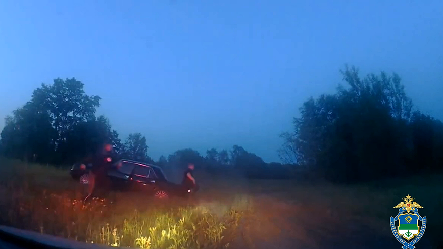 Главная картинка новости: В Сыктывкаре инспекторы ДПС применили оружие для остановки пьяного водителя