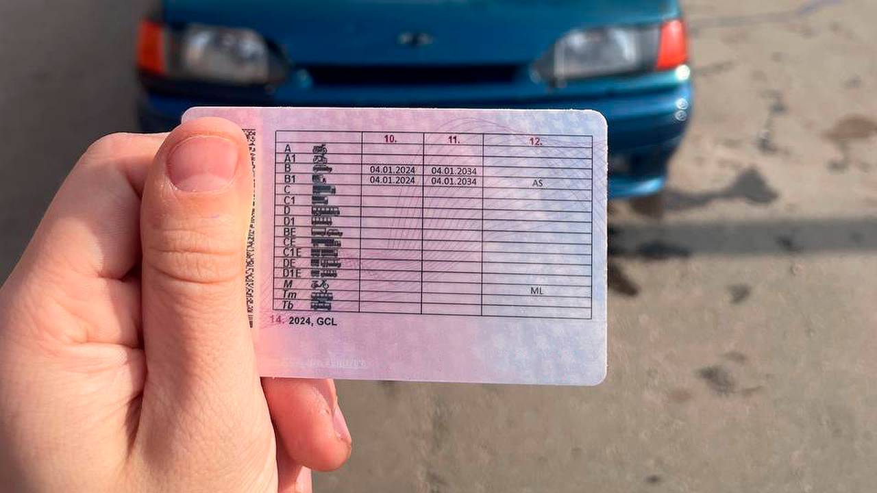 Главная картинка новости: Водители с категорией «В» смогут оформить еще одни права без сдачи экзамена в июле - понадобится лишь одна справка
