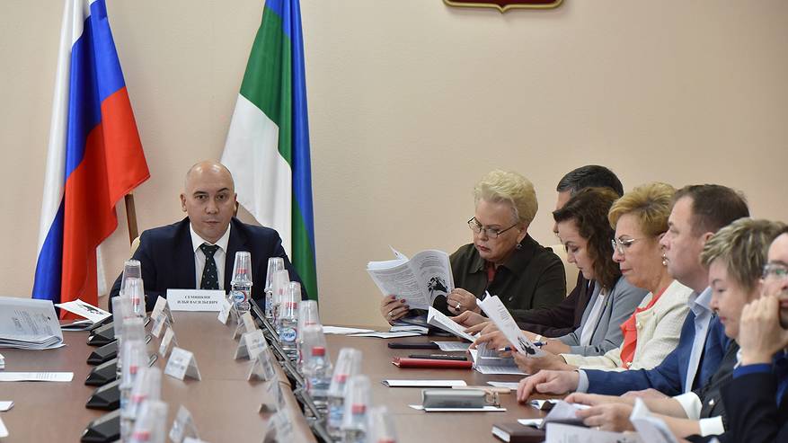 Главная картинка новости: Коми разрабатывает стратегию защиты детей от цифровых угроз