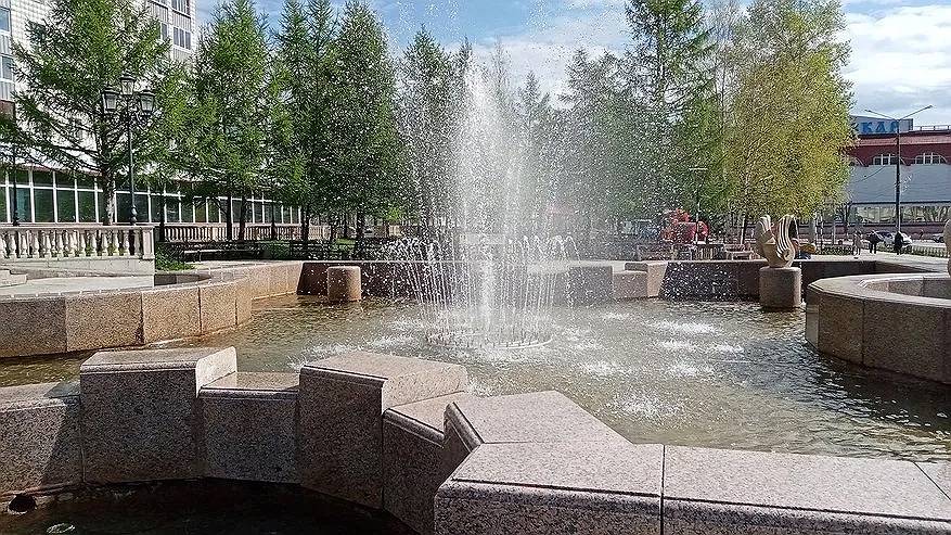 Главная картинка новости: В Сыктывкаре решают, что будет на месте площадки возле “Детского мира”