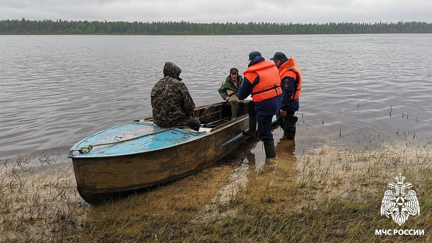 Главная картинка новости: МЧС Коми предупреждает: спасательный жилет может сохранить жизнь на воде