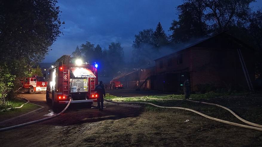 Главная картинка новости: В Коми за сутки сгорели жилые дома, бани и бесхозные здания