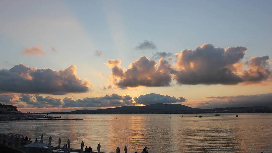 Главная картинка новости: Туристы на Черном море сообщили о тревожных наблюдениях. И речь даже не про цены и мазут