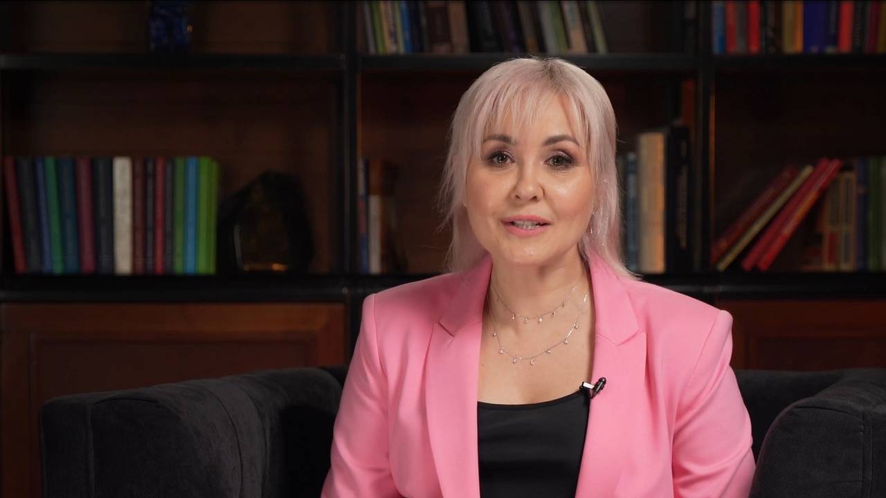 Главная картинка новости: Птица Счастья сядет на макушку: Василиса Володина указала знак, у которого с 1 июля начнется новая глава в жизни