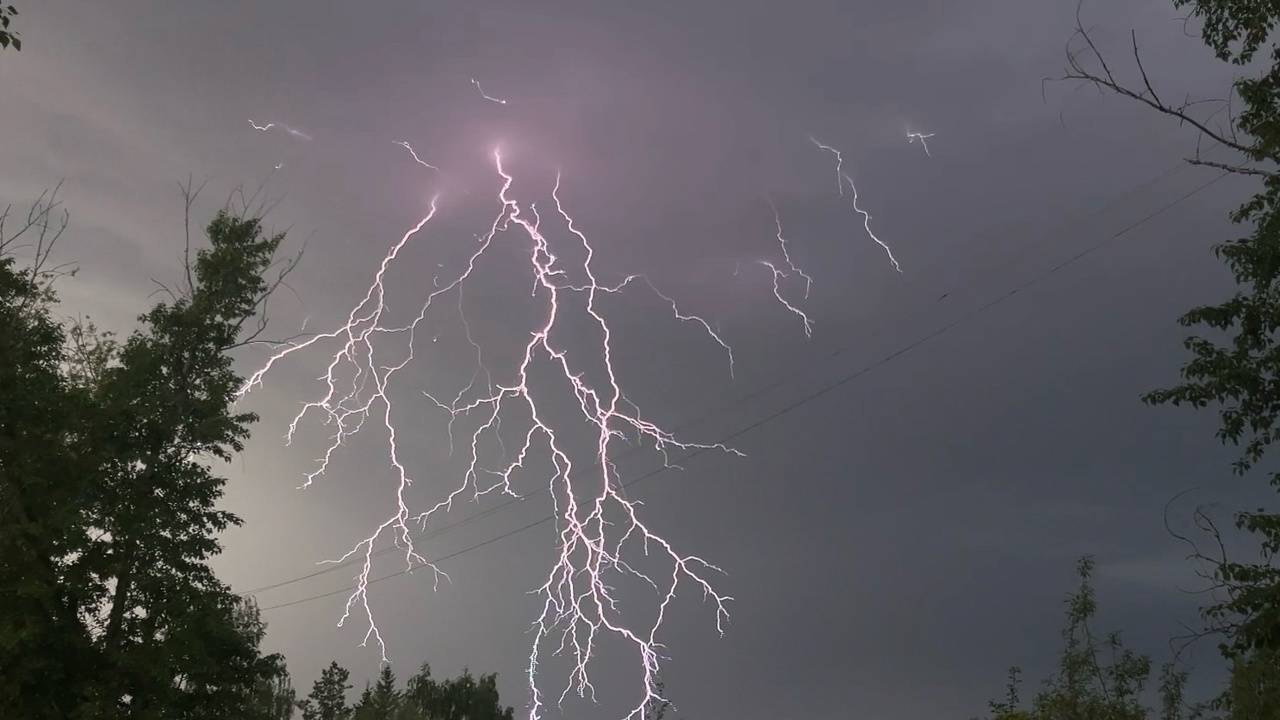 В Коми непогода сохранится до сегодняшнего вечера