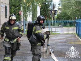 Росгварцейцы и спасатели в Сыктывкаре отработали действия при "пожаре" в ходе совместных учений