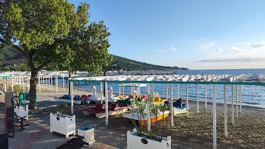 Главная картинка новости: Ближе Дубая, чище Байкала, дешевле Тая: морской курорт в РФ, где не стыдно отдохнуть