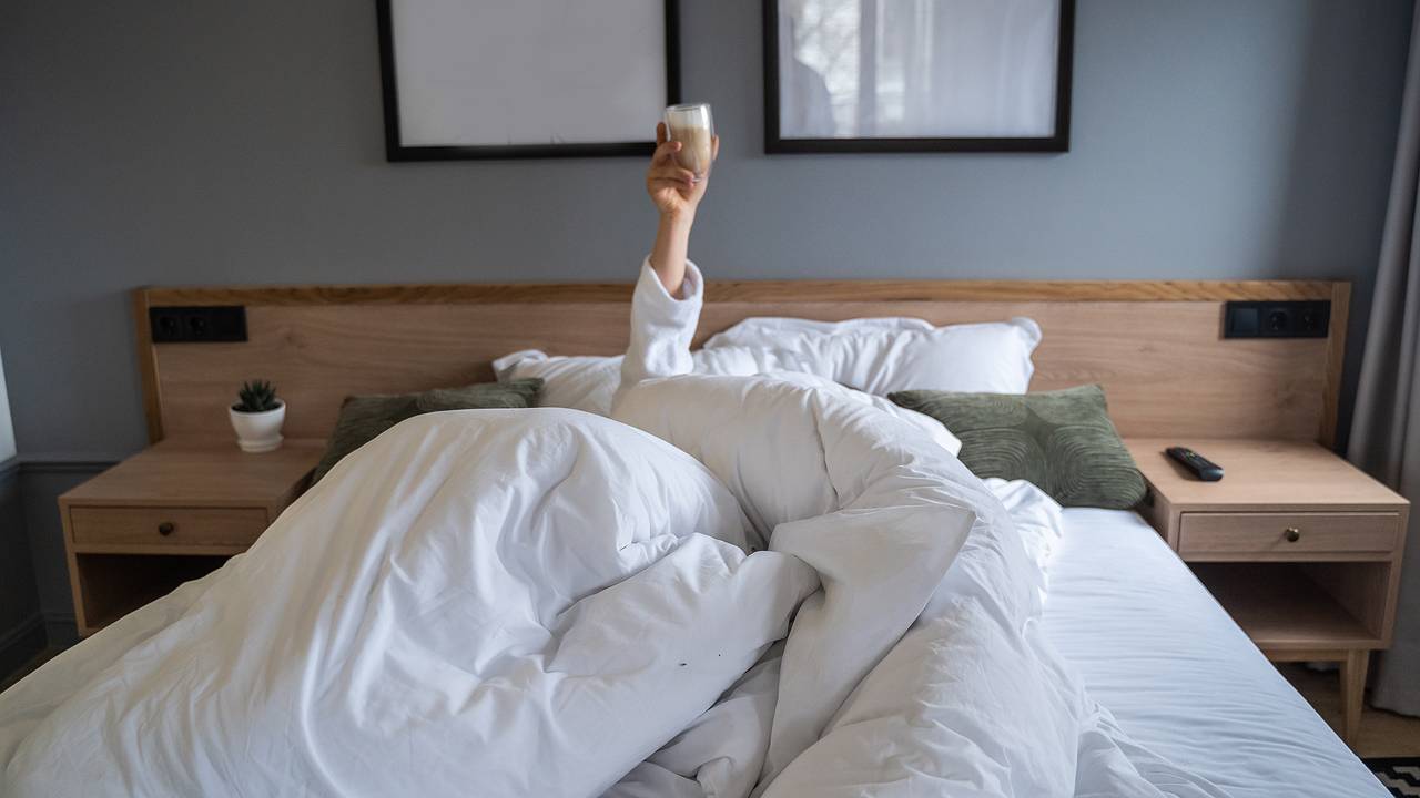 Главная картинка новости: Невидимый яд в вашей спальне: ученые выяснили, почему вы болеете