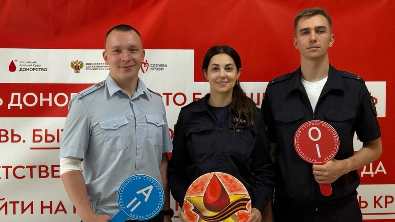 Сотрудники полиции Сыктывкара сдали кровь для спасения жизней