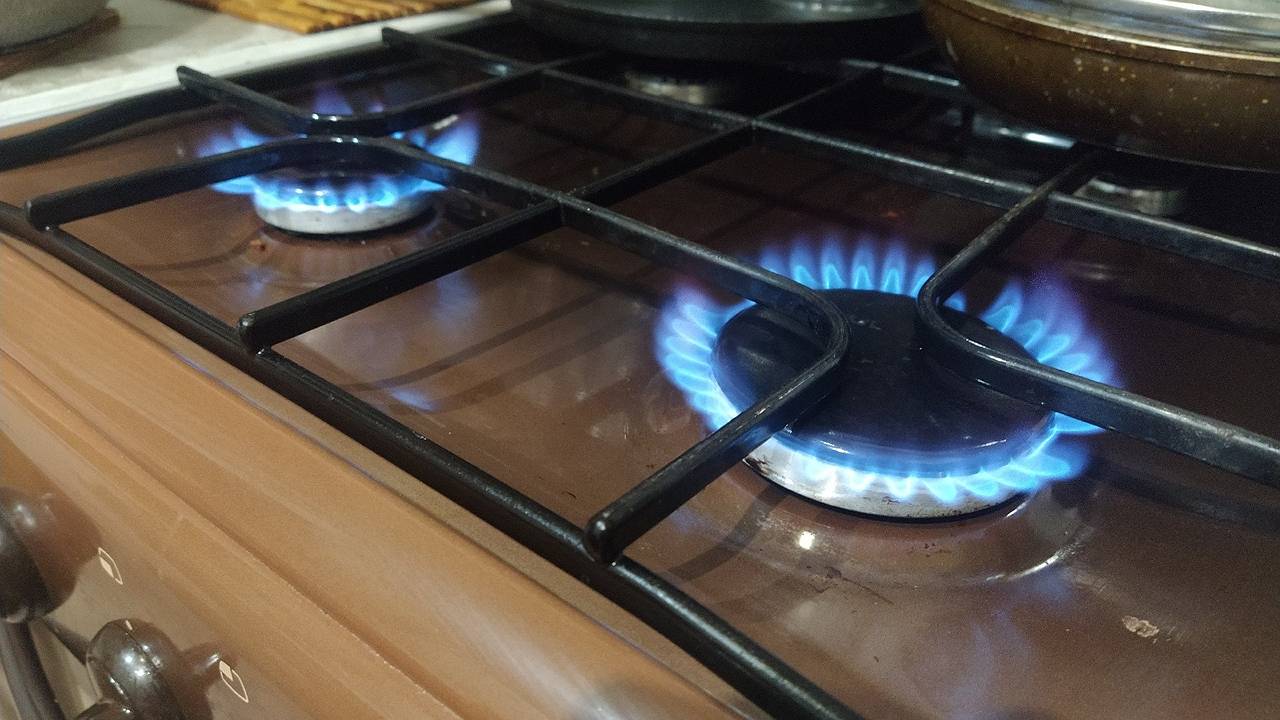 Главная картинка новости: Плита теперь не нужна: россиянам могут отключить газ с 1 сентября - решение принято