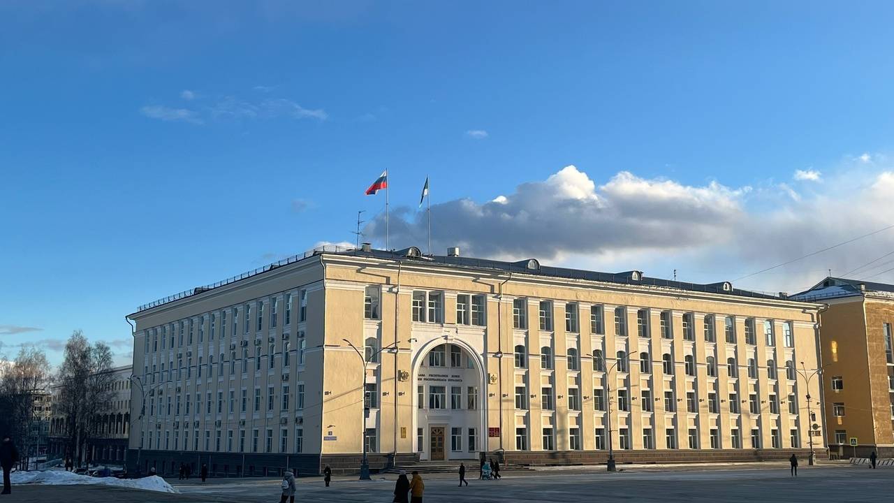 Главная картинка новости: В Коми завершился прием документов от кандидатов на пост главы региона