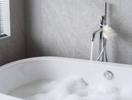 Разводим 50 гр. — и ванна засияет даже в темноте: ни ржавчины, ни налета — классный лайфхак без химии