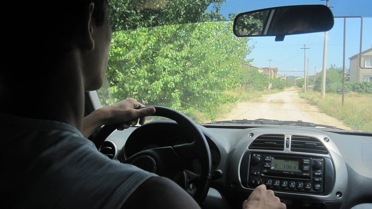 Главная картинка новости: Штраф за машину около частного дома: с 13 июля начнут действовать строгие правила