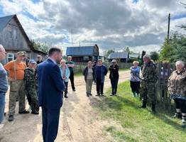 "Для нас крайне важно слышать мнение": руководитель Минприроды Коми встретился с жителями Пычима