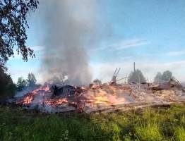 "Жаркое" воскресенье выдалось у пожарных в Коми: пять вызовов за день