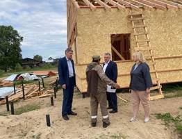 В Коми строительство ФАПов под контролем: заместитель министра здравоохранения побывал на объектах