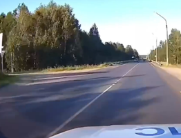 В Сыктывкаре за опасную езду на мотоцикле без прав задержали подростка