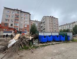 Сыктывкарцы третий месяц ждут вывоза мусора, собранного на субботнике