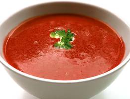 Как варят настоящий борщ, а не просто суп со свеклой: нашла рецепт в книге 1952 года. Есть 2 тонкости: от них зависит вкус и рубиновый цвет