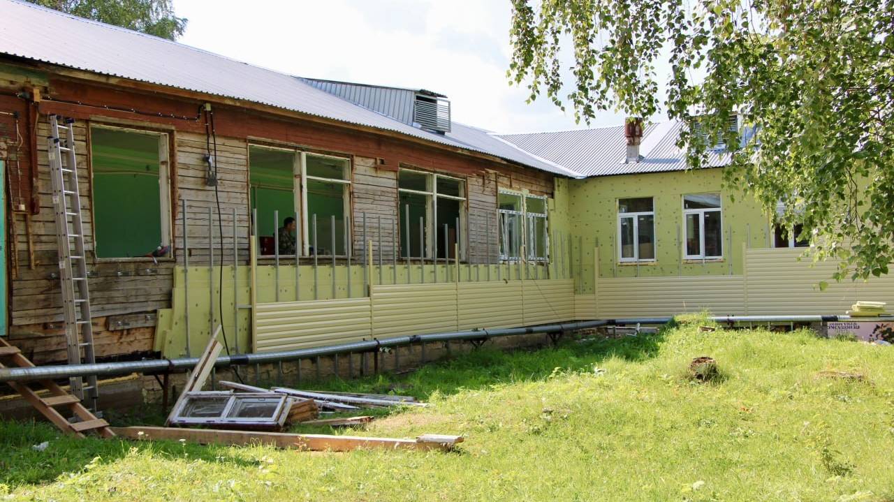 Главная картинка новости: В Сысольском районе Коми полностью обновляют две школы